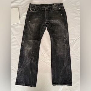 Diesel Viker Jeans – Size W33 L30 – Distressed Wash – Made in Italy